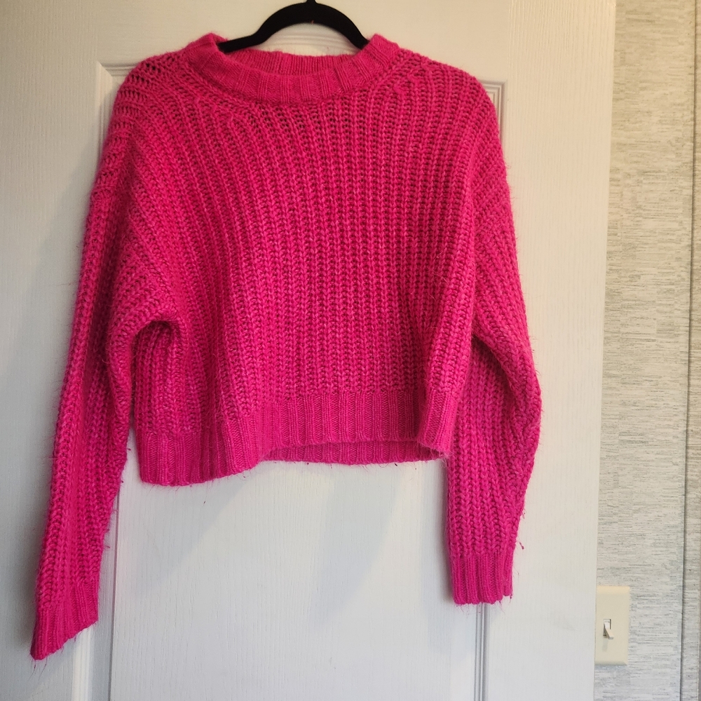 American Eagle Vibrant Pink Women's Sweater Size S Euc